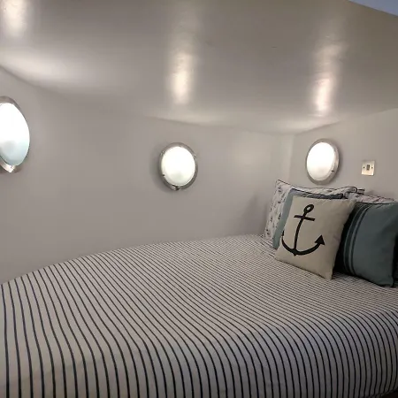Motor Vessel Till Botel