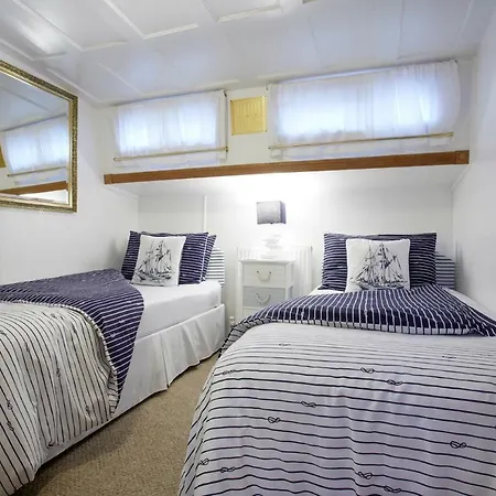 Botel Motor Vessel Till *